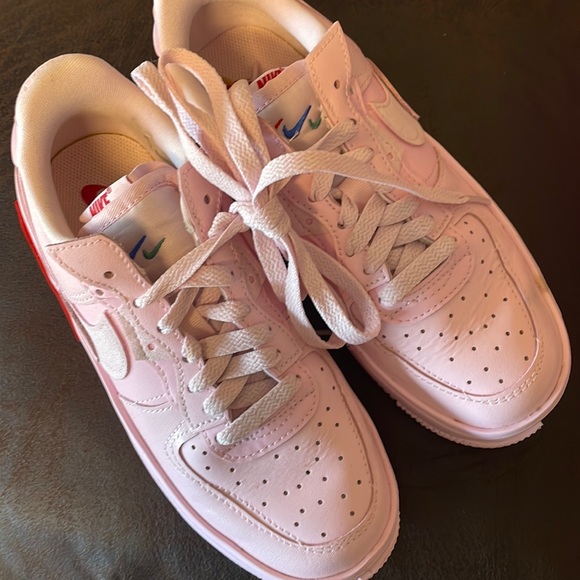 Nike Shoes - Nike shoes size 5.5 low Fontana foam pink, certificate of authenticity available